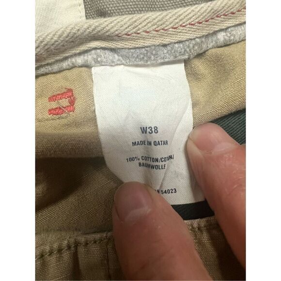 Gap Loose Fit Khaki Cargo Shorts Sz 38/11 - Picture 4 of 7